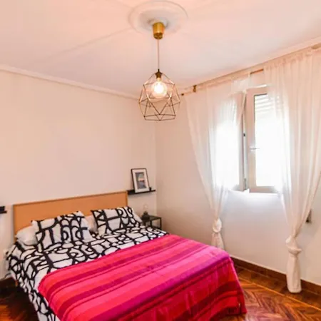 Apartamento ¡nuevo! Casa Reformada Con Parcela En Santander