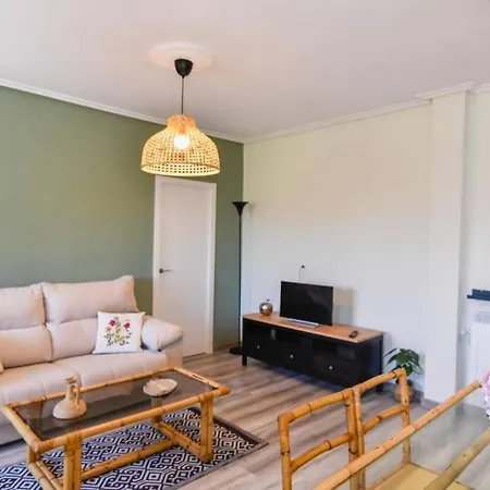 ¡nuevo! Casa Reformada Con Parcela En *